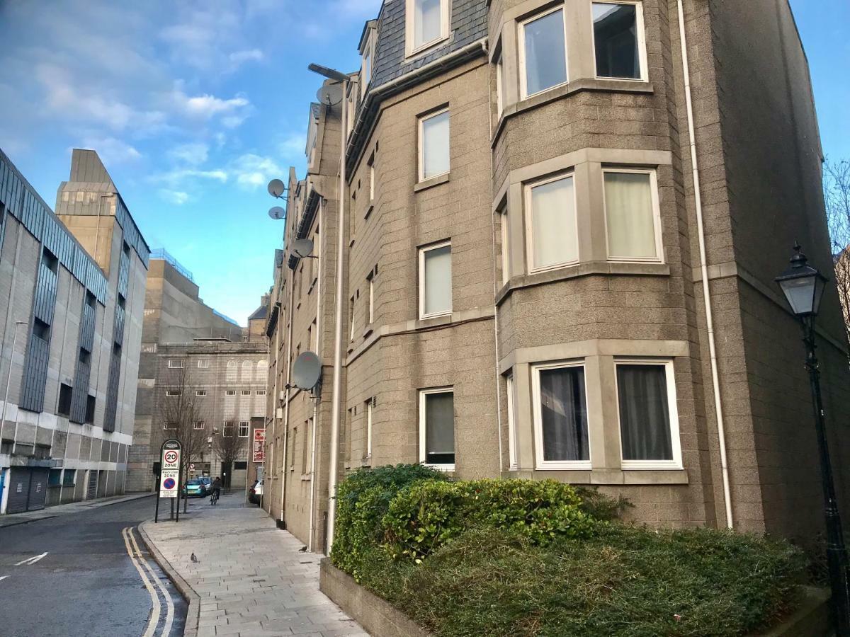 Central Spacious 2 Bedroom By Union Square Free Parking 애버딘 외부 사진