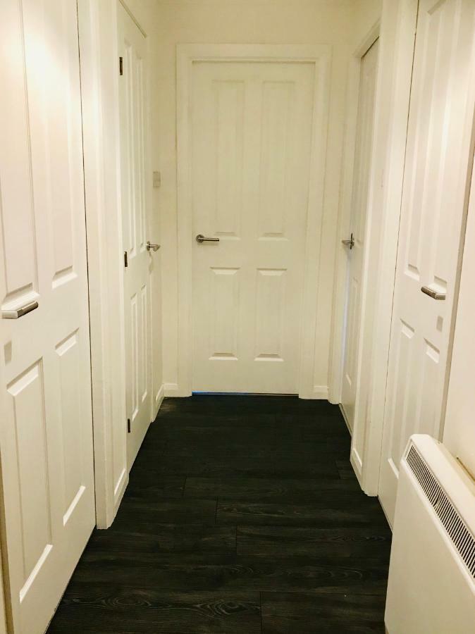 Central Spacious 2 Bedroom By Union Square Free Parking 애버딘 외부 사진