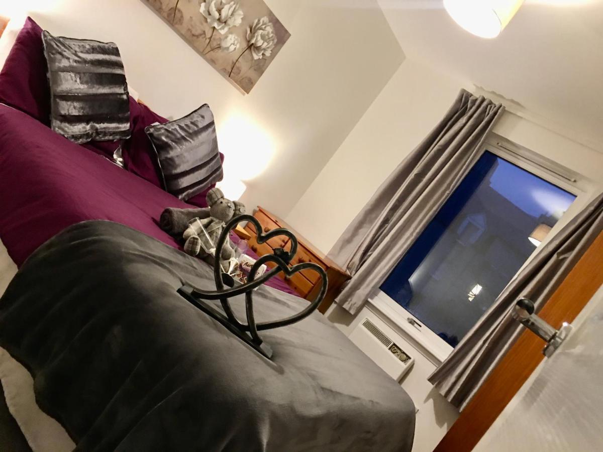 Central Spacious 2 Bedroom By Union Square Free Parking 애버딘 외부 사진
