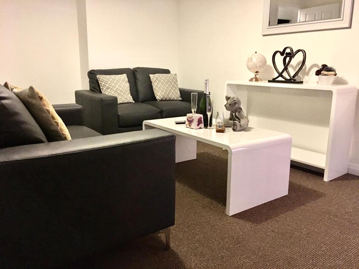 Central Spacious 2 Bedroom By Union Square Free Parking 애버딘 외부 사진