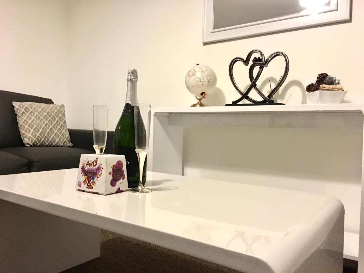 Central Spacious 2 Bedroom By Union Square Free Parking 애버딘 외부 사진